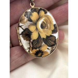 Vintage Yellow Rose Locket Pendant Necklace